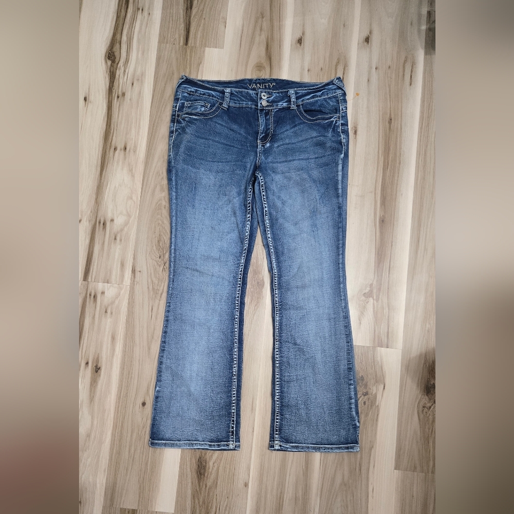Vanity Denim Flare Jeans in Blue